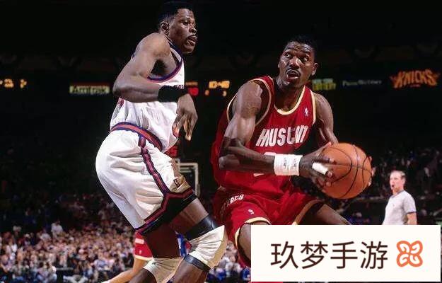 美媒排NBA历史十大中锋第一名大梦存争议，张伯伦仅第五，霍华德垫底，合理吗?